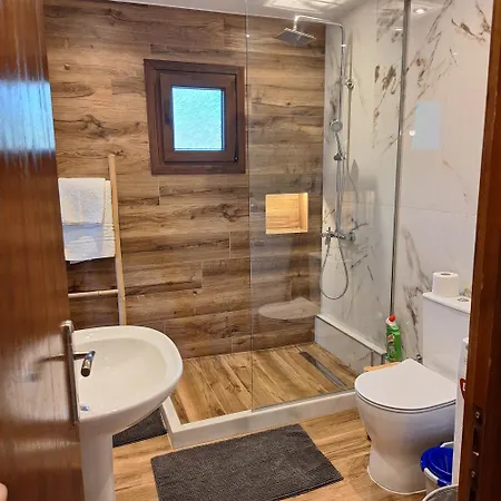 Areti Apartment Afra